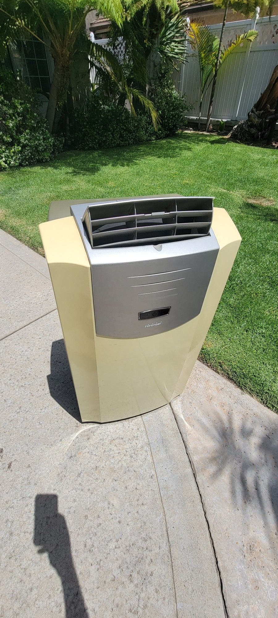 Toyotomi 12,000 Btu AC