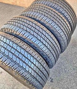 255/65/17 Goodyear 📍📍 Selling a set of 4 tires with 80% tread life remaining 📍🌟