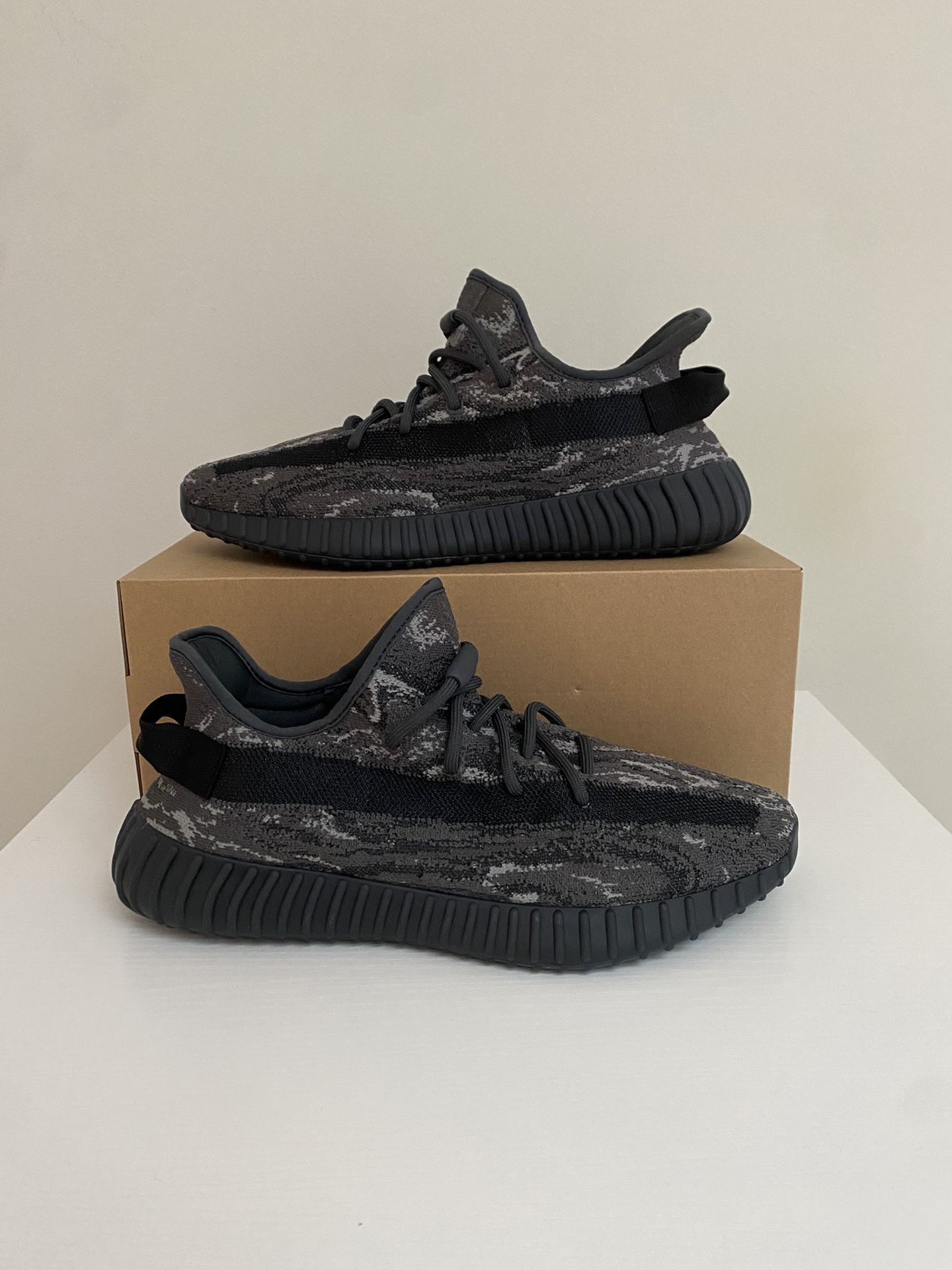 Brand New Size 11 Men’s adidas Yeezy Boost 350 V2 “MX Dark Salt” ID4811