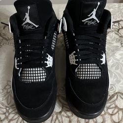 Air Jordan 4 “White Thunder” Size 9.5 – VNDS – OG Box – Verified Authentic