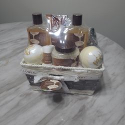 Unused Vanilla Coconut Bath Set