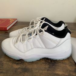 Jordan 11 Legend Blue