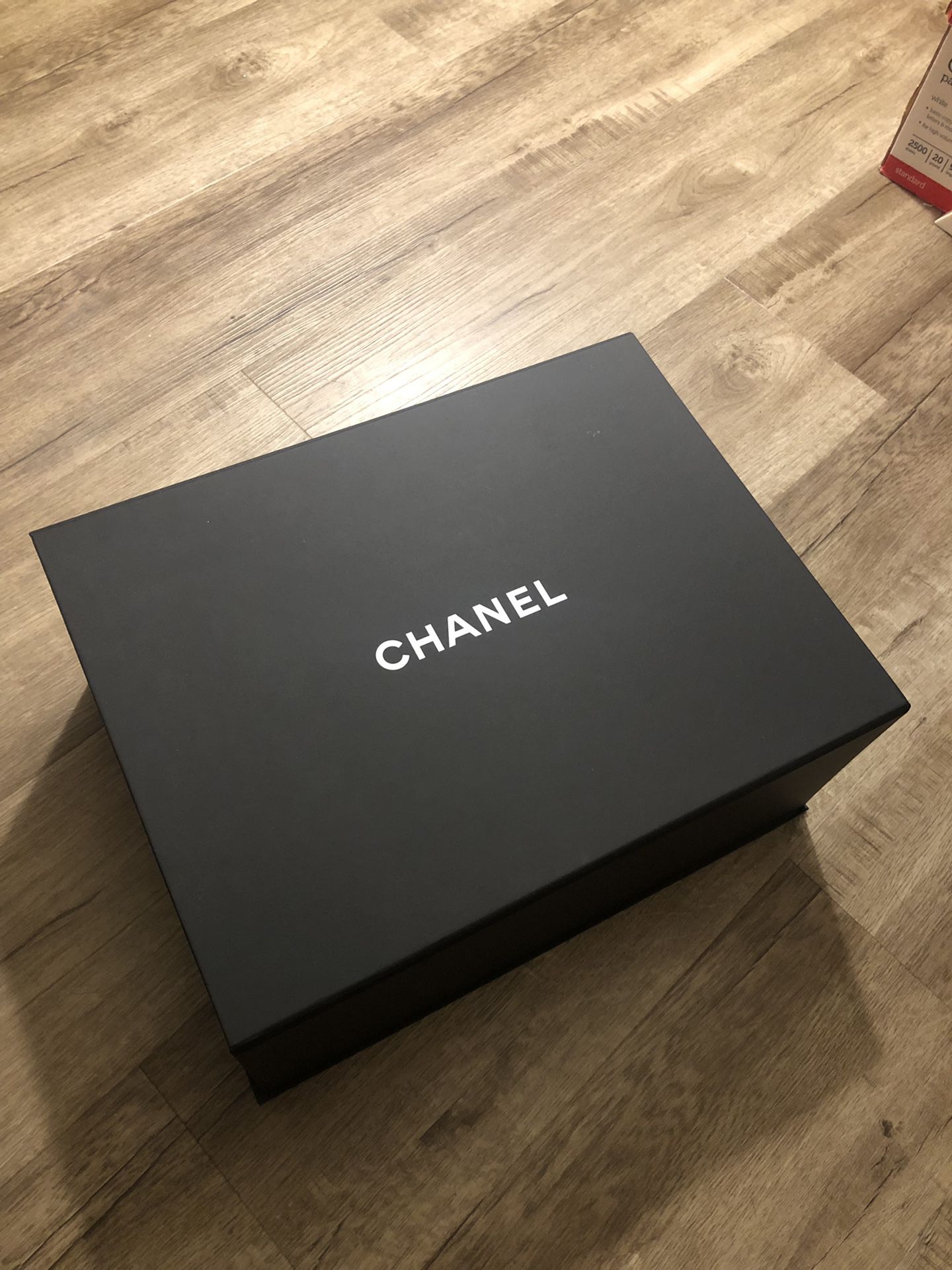 Chanel box (empty) for medium 2.55m