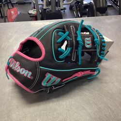 Brand New Wilson 2025 Spring A2000 SC86 11.5” Infield Baseball Glove RHT