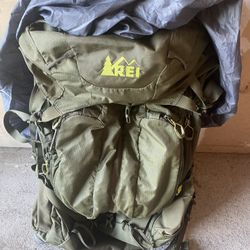 REI Pack + Rain cover 