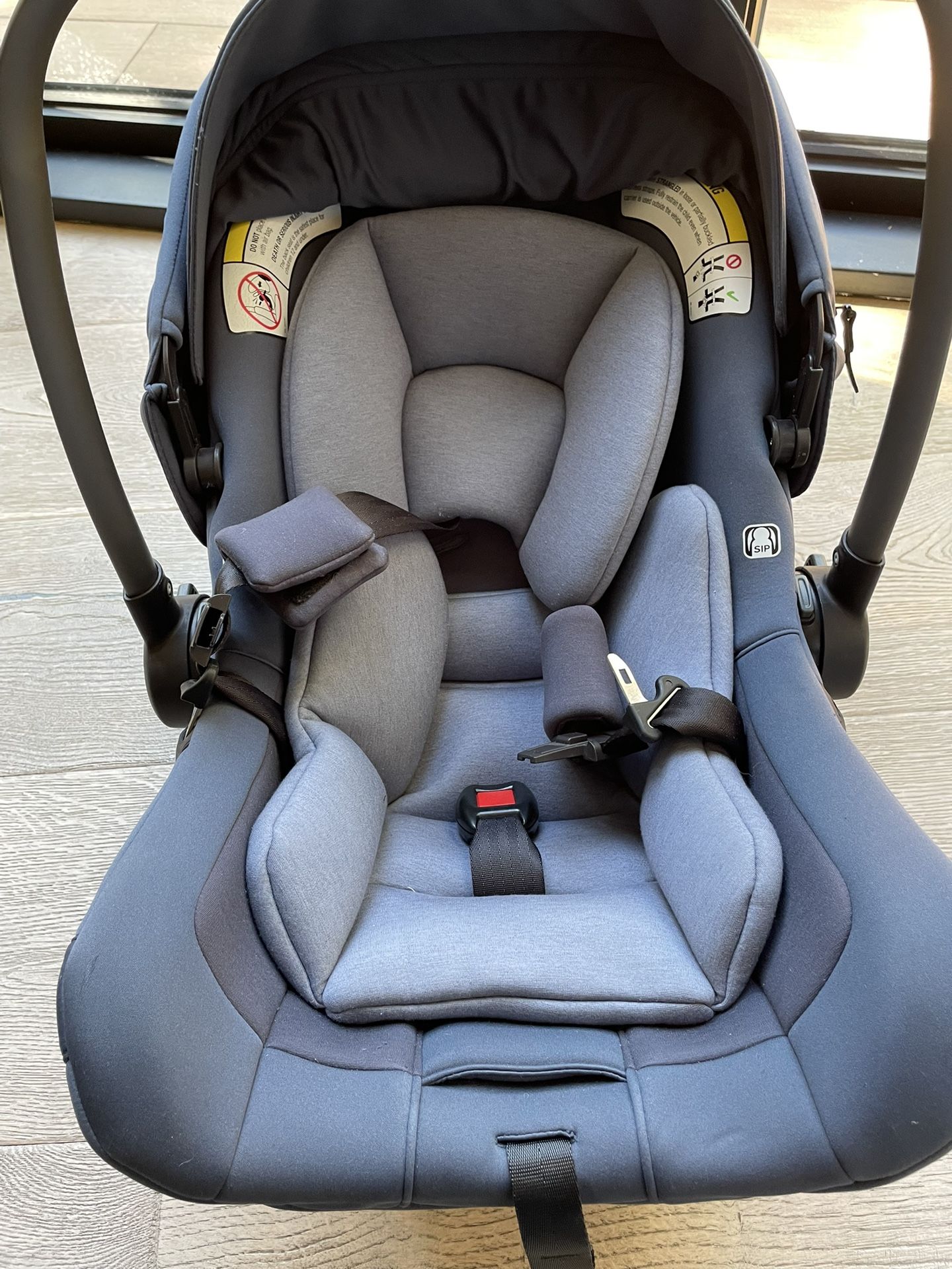 Nuna Pipa Lite LX Baby Car Seat was