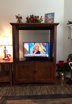 Tv cabinet w matching shelves - $400
