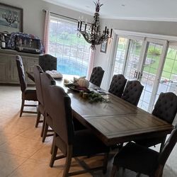 Large  dining TabLe  & chairs