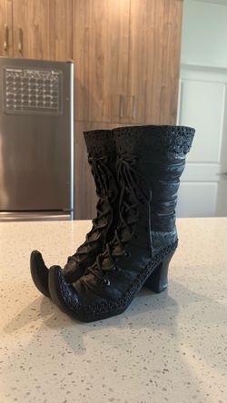 Black Witch Lace-Up Heeled Boots Vase