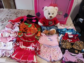 Build Bear whit 8 or 10 suits