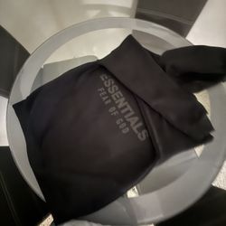 Essential Hoodies Full Black Size Médium 