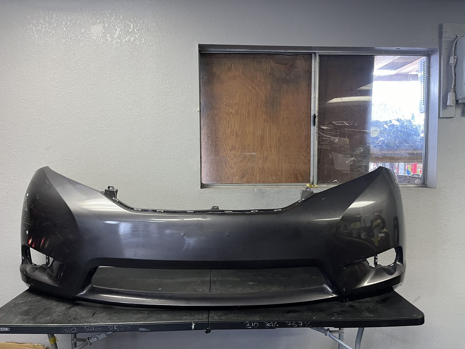 2011-2012-2013-2014-2015-2016-2017 TOYOTA SIENNA FRONT BUMPER OEM USED 