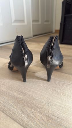 black Vince Camuto Mikal heeled , size 7M /37
