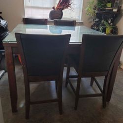 Dining Room Table And 4 Chairs 