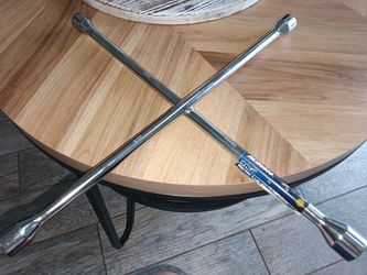 20" chrome lug wrench
Duralast
4 way