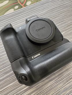 Canon EOS r with grip mint low shutter