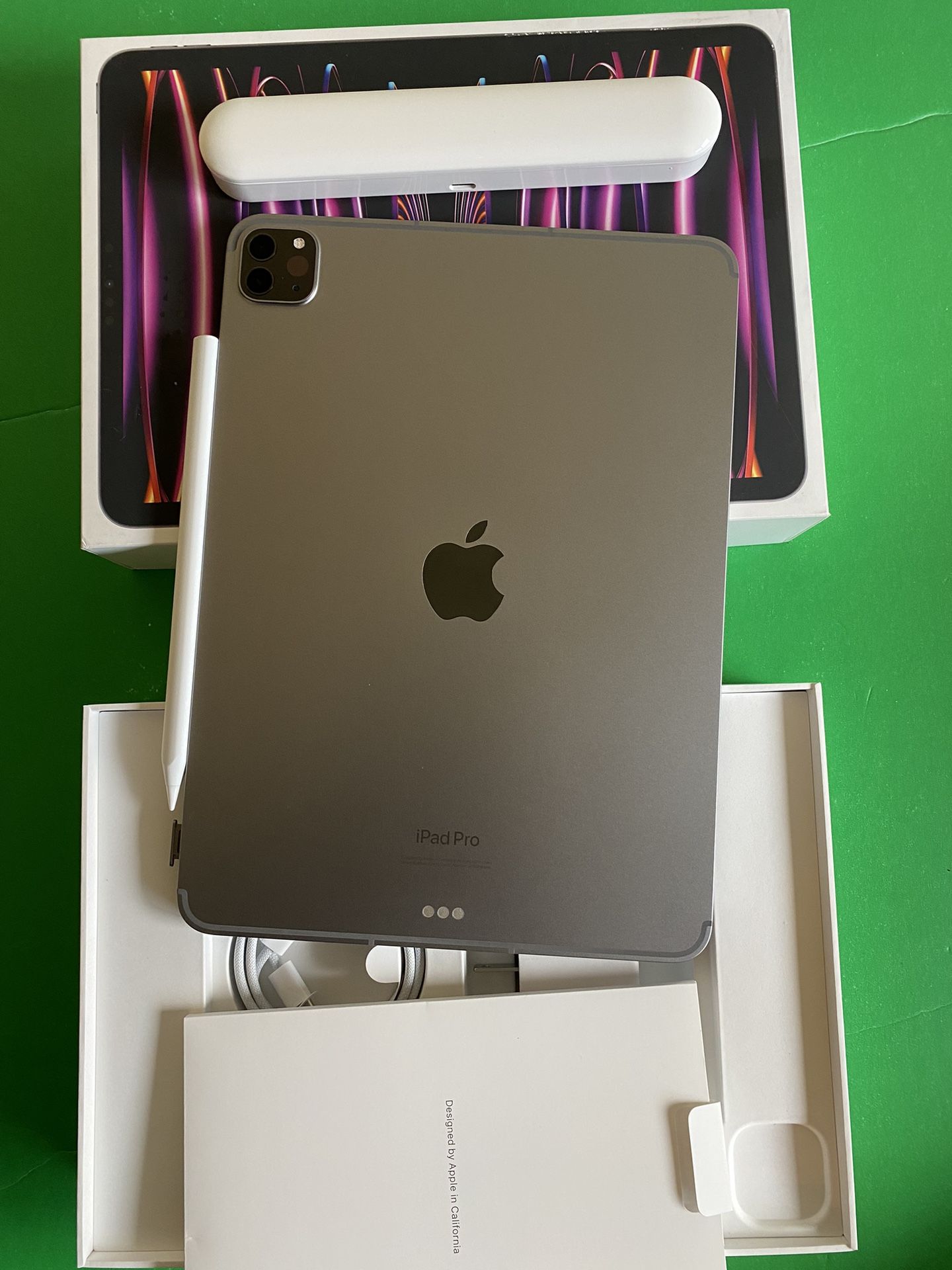 256GB Apple IPad Pro 11” 4th Generation (2022 Latest/ M2 chip 