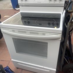 Electric Frigidaire stove