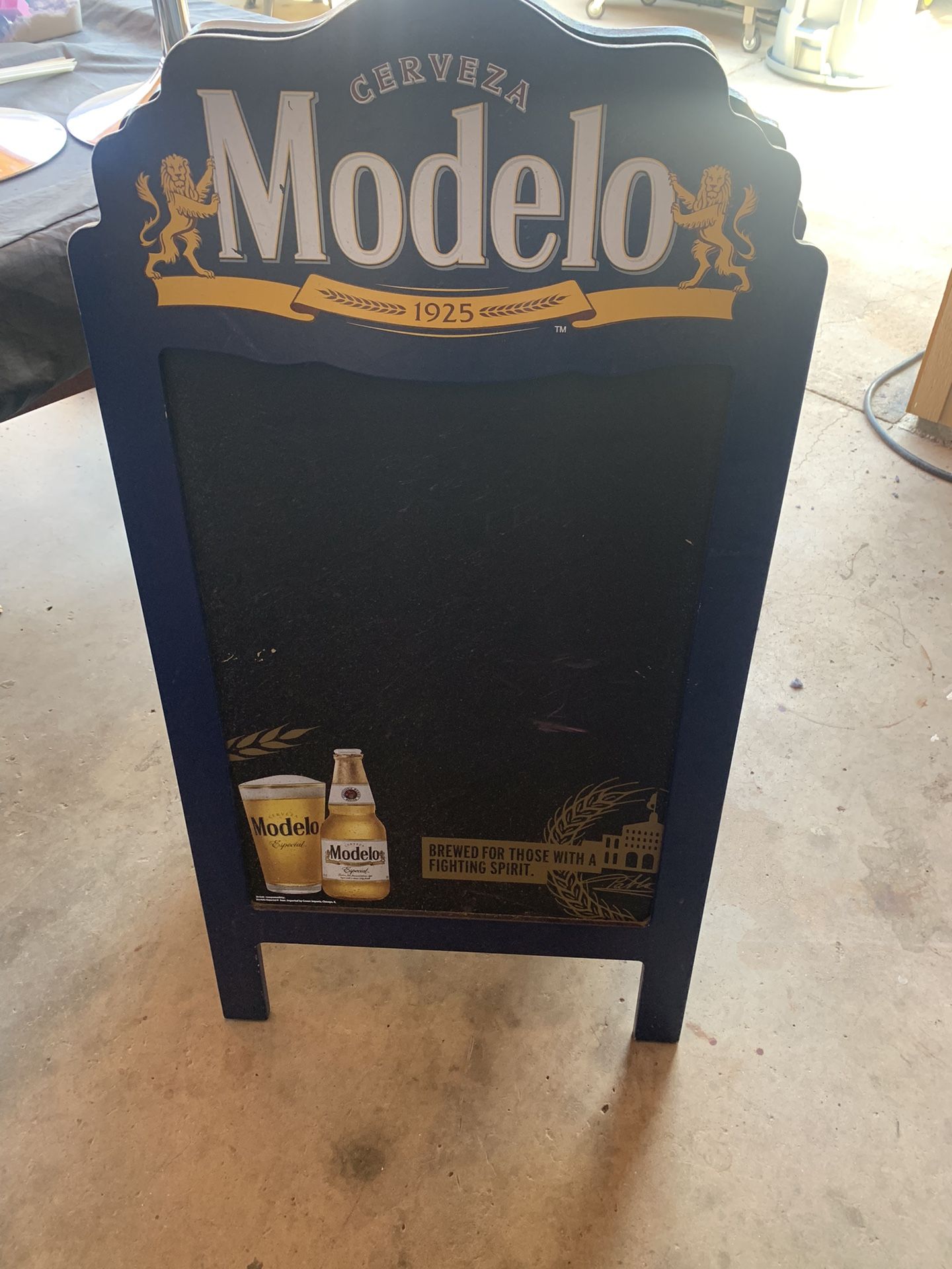 Chalkboard Modelo sign