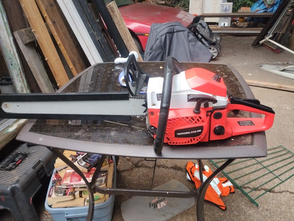 Professional Chainsaw Like New 
