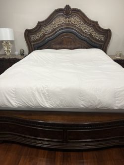 King Bedroom Set, Mattress Not Included