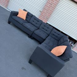 awsome nice sectional couch 