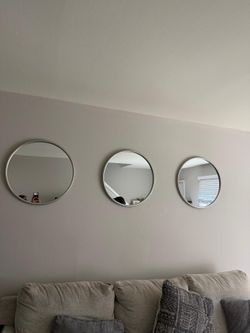 Set of 3 round wall mirrors - modern silver frame