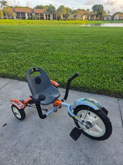 Disney Planes Tricycle cruiser " Dusty"  Mobo Tot  toddler kids 2 to 5 years old - 100Lb max weight - kids three wheeled toy pedal kart
