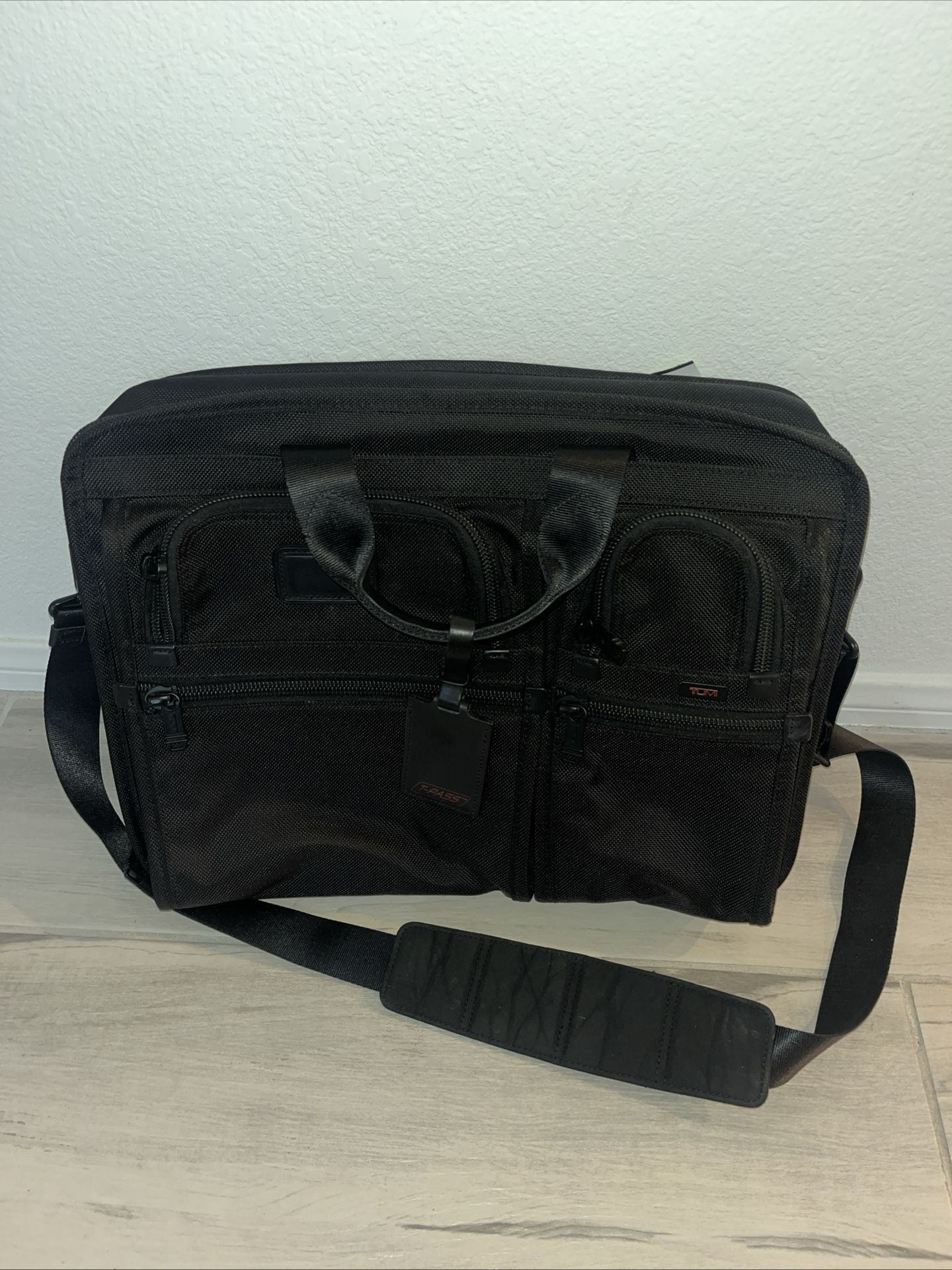 TUMI Alpha 3 T-pass Compact 17" Large Screen Brief Bag Black Ballistic Nylon