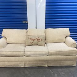 Comfortable hide-abed Couch (free delivery)
