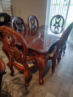 Table Chairs And Hutch