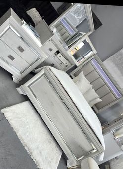 ✨️4pc Queen, King Bedrooms ✨️ Furniture Sectionals, Dining Avail