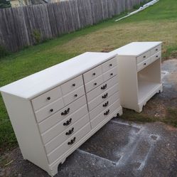 Antique with dresser With night Stand