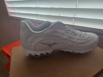 Brand new mizuno cleats