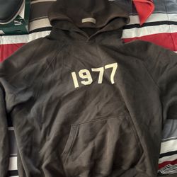 essential Hoodie