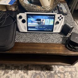 Asus Rog Ally Z1 Extreme (Steam OS) 