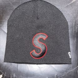Supreme Beanie Red and Black