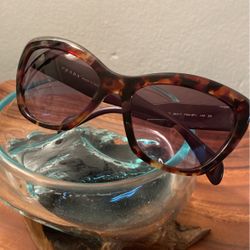 Authentic Cat Eye Prada sunglasses. Purle/BrownTortoise Color