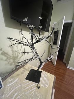 Decorated tree that have all lights only