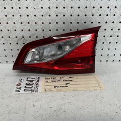 2018 2021 CHEVROLET EQUINOX RIGHT SIDE TRUNK INNER LIGHT OEM