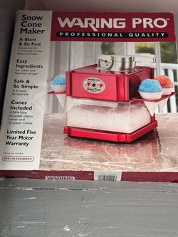 Snow cone machine