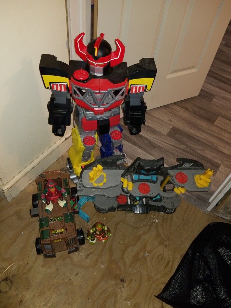 Robot And Batcave 2 Ninjas Y Truck $15 All Of Them