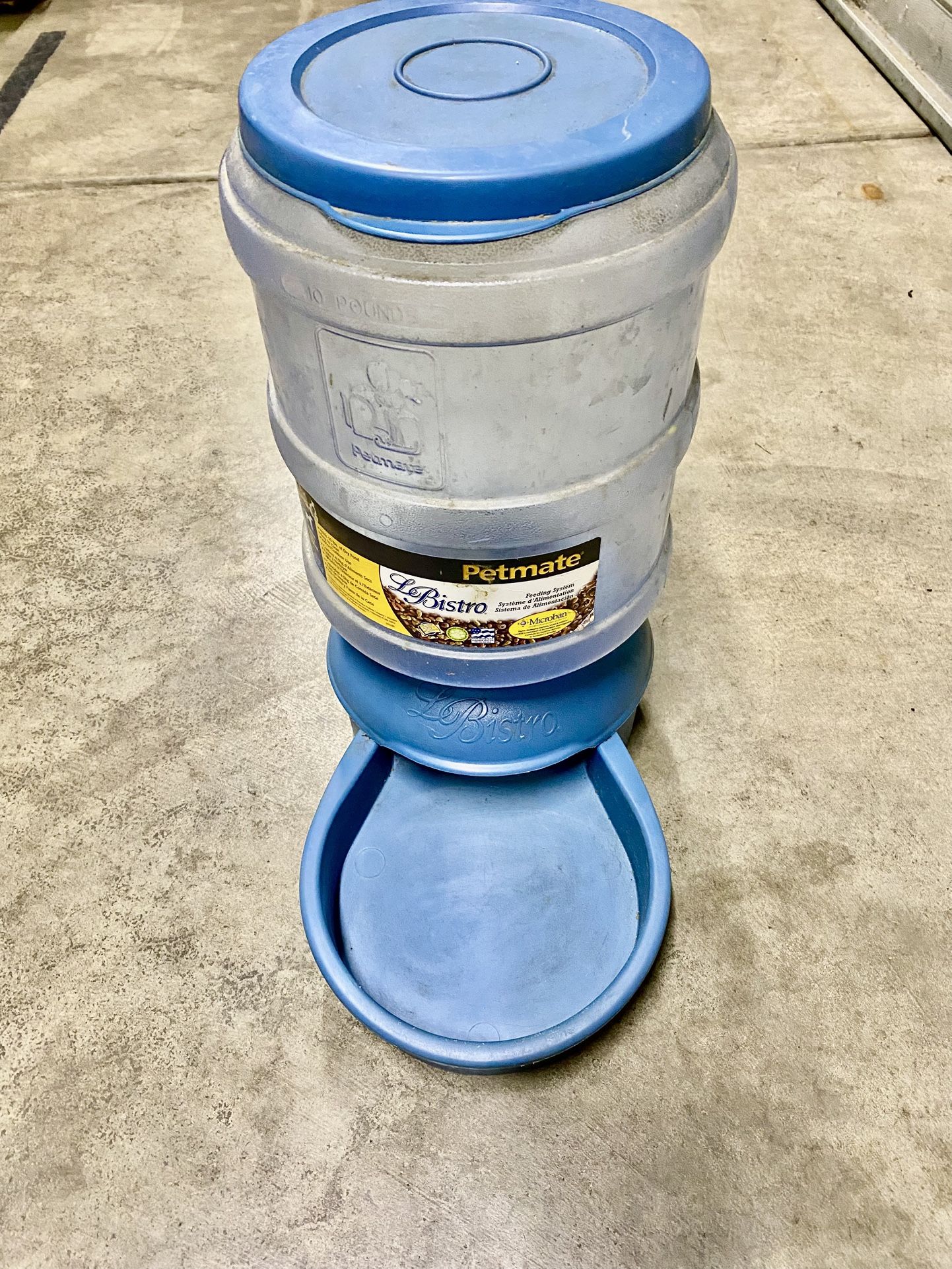Petmate Le Bistro Pet Feeder