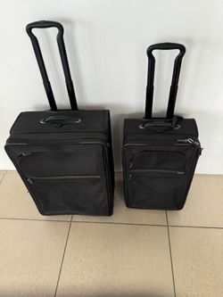 Tumi Luggage Set