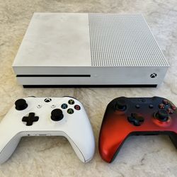Xbox One S 1TB and Two controllers