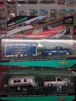 Maisto Chevy truck with hauler diecast