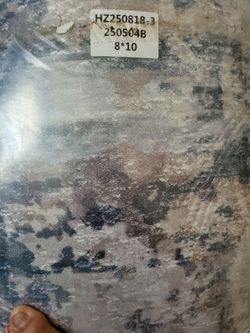 8 x 10 NEW in package rug