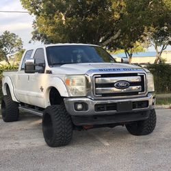 2011 Ford F-250 DIESEL