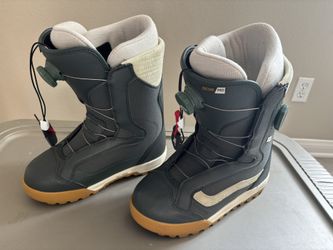 Vans Women’s Snowboard Boots Size 9