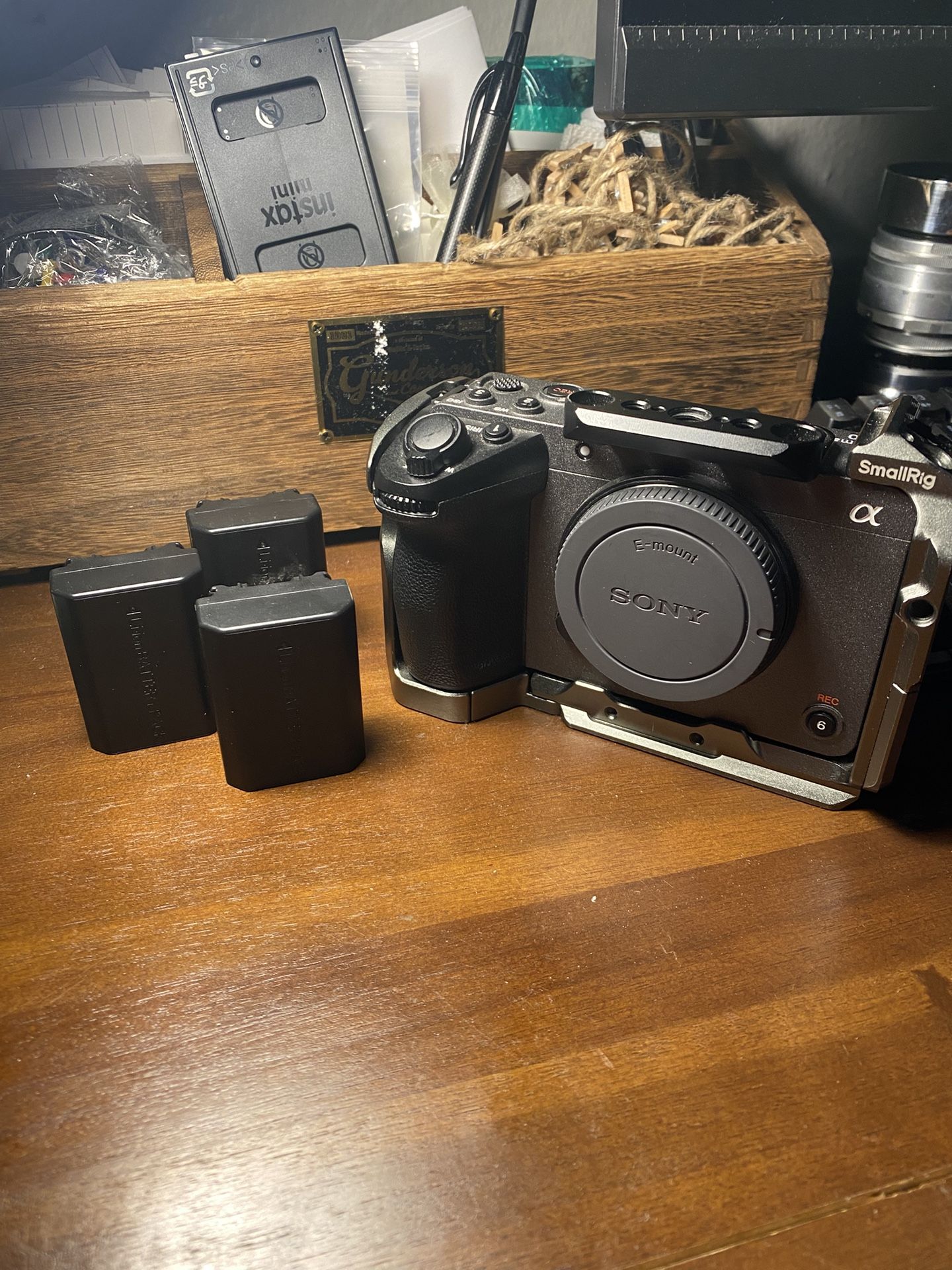 Sony fx30 + cage + 3 batteries